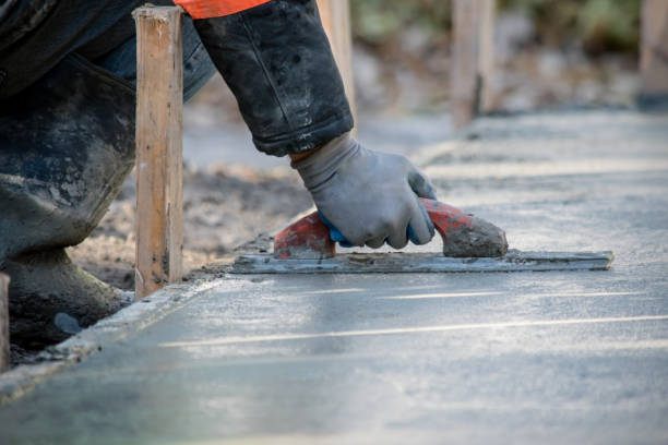 Best Concrete Sidewalk Installation in Edwards, MS